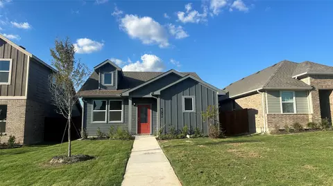 6720 Lake Overlook Dr, Fort Worth, TX 76135