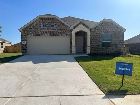 112 Papaya St, Azle, TX 76020