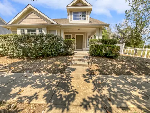 1951 Plantation Pkwy, Savannah, TX 76227