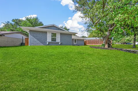 1012 Summit Cir, Carrollton, TX 75006