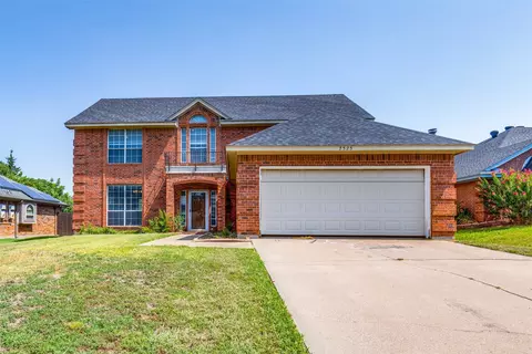 7525 Steward Ln, North Richland Hills, TX 76182