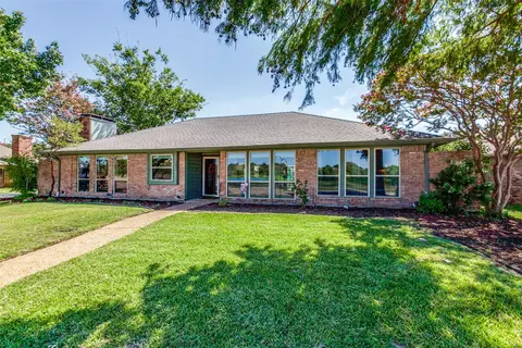 2802 Crooked Creek Dr, Carrollton, TX 75007