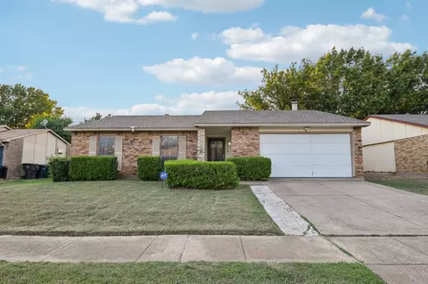 7736 Whirlwind Dr, Fort Worth, TX 76133