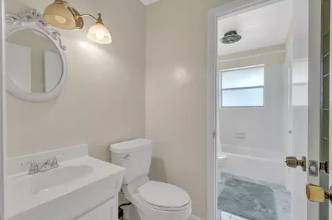 Bath - 1201 Glenn Dr, Euless, TX 76039 photo 1 of 2
