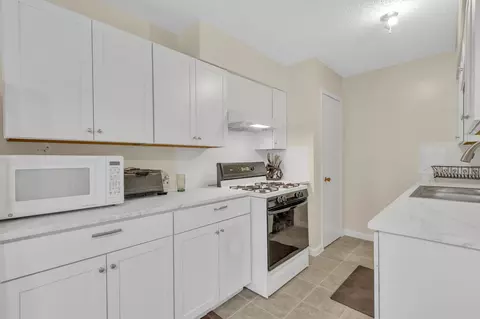 Kitchen - 1201 Glenn Dr, Euless, TX 76039 photo 2 of 2