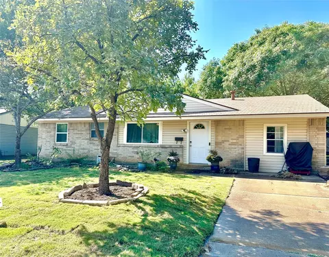 Exterior - 1201 Glenn Dr, Euless, TX 76039 photo 1 of 3
