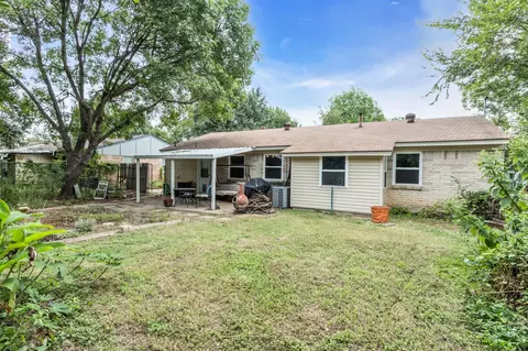 Exterior - 1201 Glenn Dr, Euless, TX 76039 photo 2 of 3