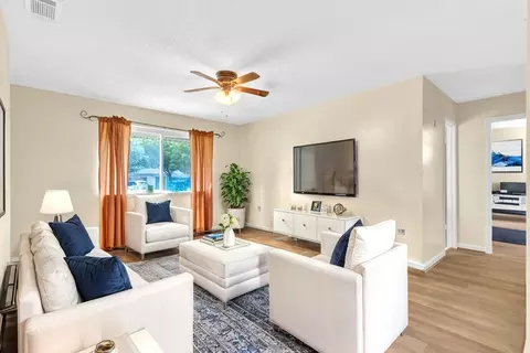 1201 Glenn Dr, Euless, TX 76039