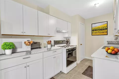 Kitchen - 1201 Glenn Dr, Euless, TX 76039 photo 1 of 2