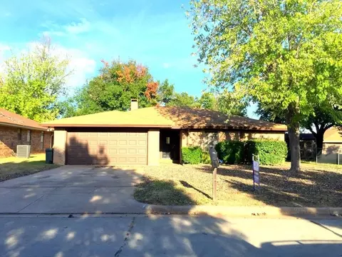 3808 Blue Grass Ln, Fort Worth, TX 76133