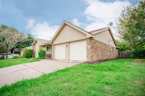 4914 Prairieview Ct S, Arlington, TX 76017