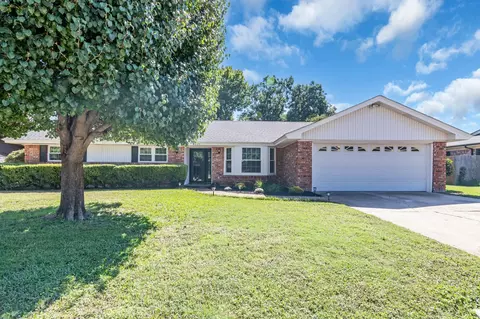 7224 Lola Dr, North Richland Hills, TX 76180