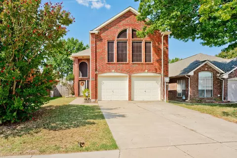 2108 Amherst Dr, Lewisville, TX 75067