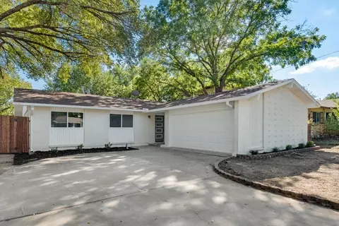 4662 La Rue St, Dallas, TX 75211
