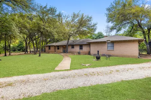1036 Crestview Dr, Cedar Hill, TX 75104