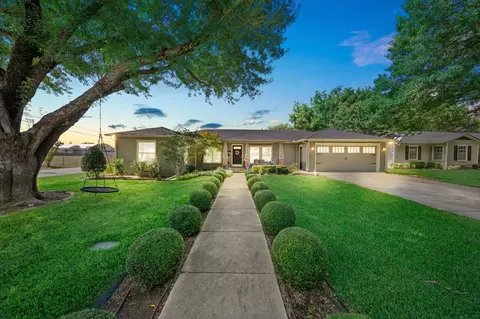701 Bryson St, Waxahachie, TX 75165