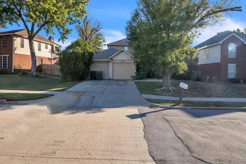 5209 La Viva Ln, Arlington, TX 76017