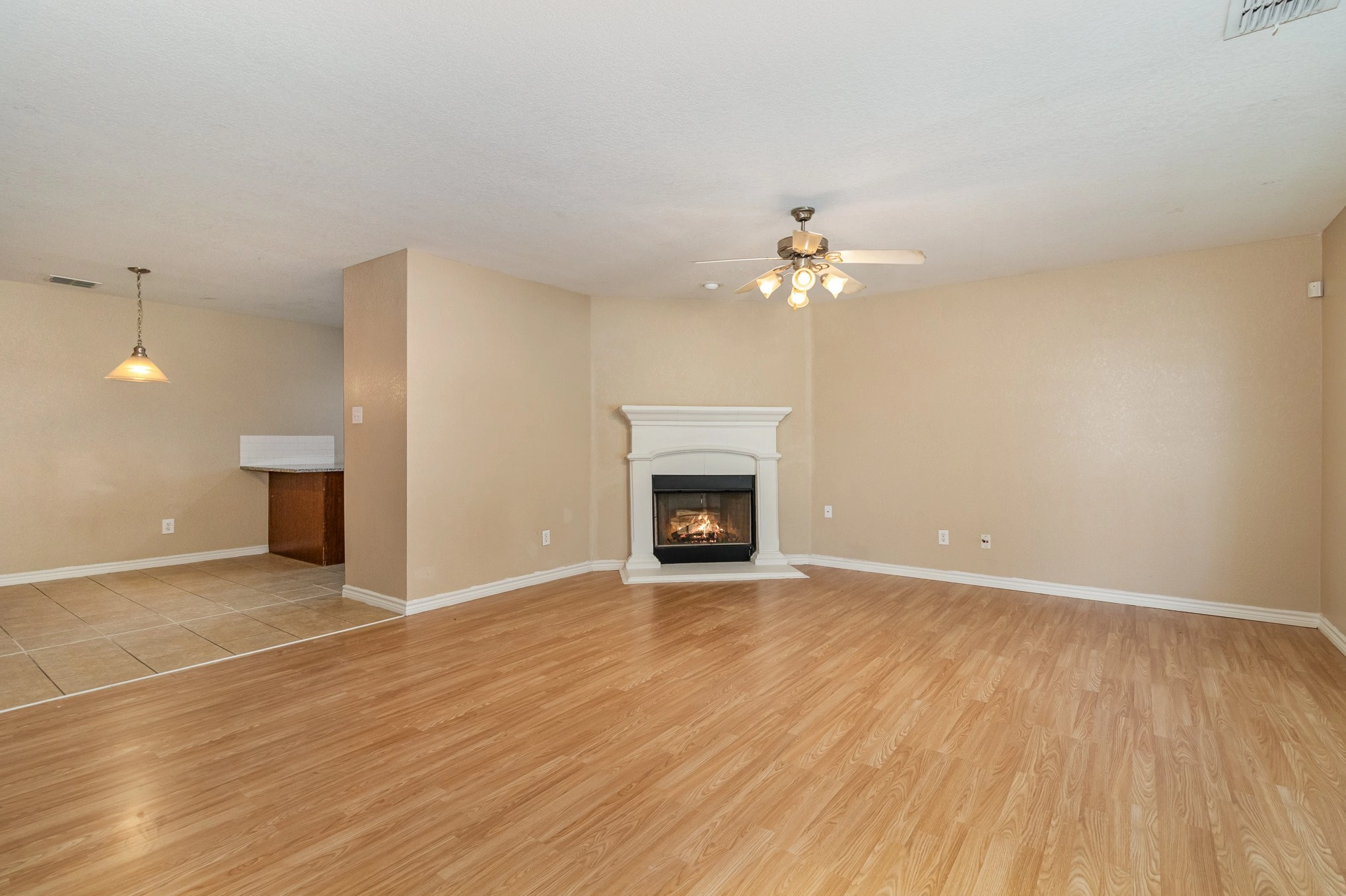 1206 Delaware Dr  