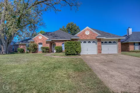 1323 Chopin Dr, Bossier City, LA 71112