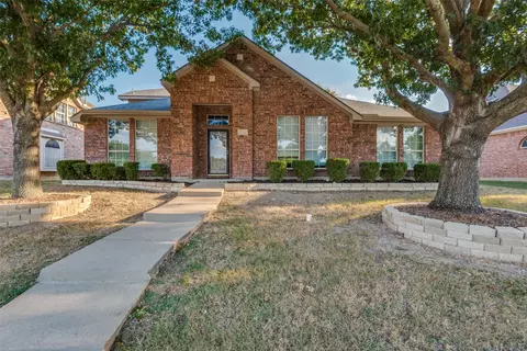 1604 Tanglerose Dr, Desoto, TX 75115