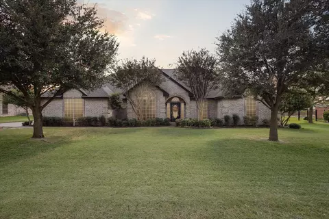 2905 London Ln, Crowley, TX 76036