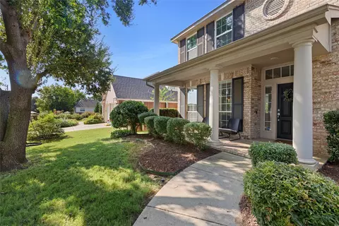 2813 Northwood St, Grapevine, TX 76051