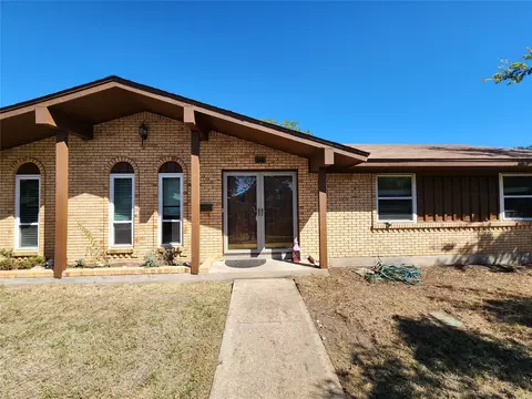 715 E Center St, Duncanville, TX 75116