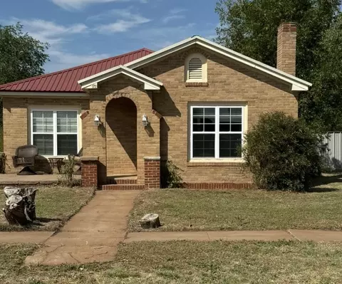 372 N Jay Ave, Jayton, TX 79528