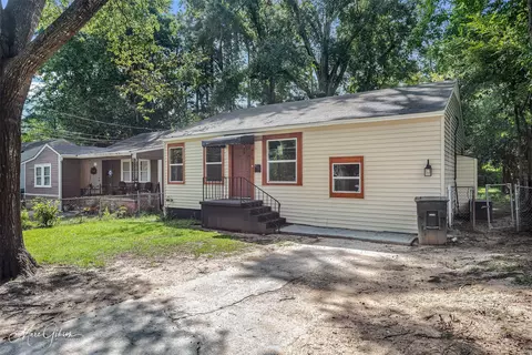 913 Robinhood St, Shreveport, LA 71106