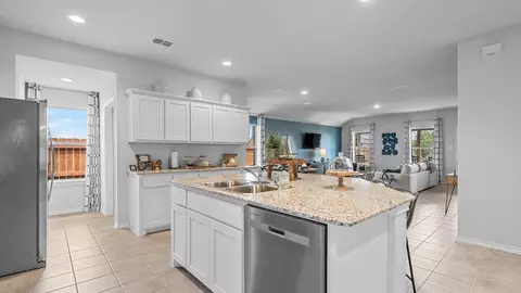 545 Bronze Cir E, Springtown, TX 76082 photo 4