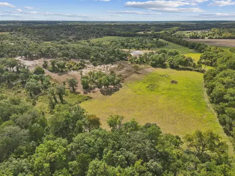 493 Deer Creek Trl, Whitewright, TX 75491