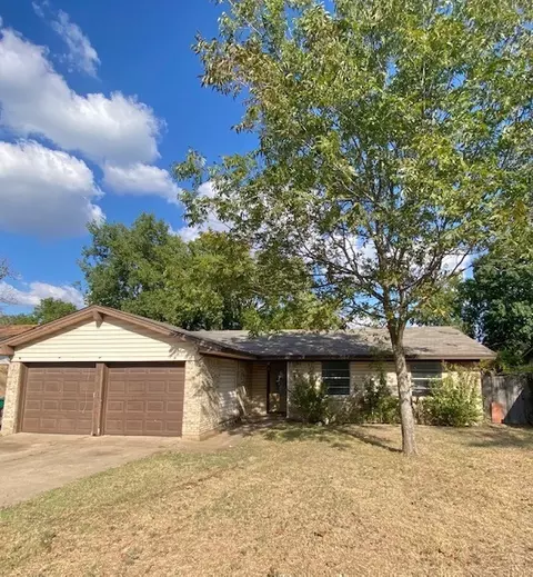 720 Briggs St, Cedar Hill, TX 75104
