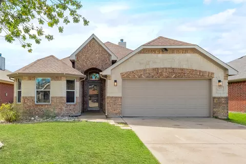 113 Shawnee St, Greenville, TX 75402