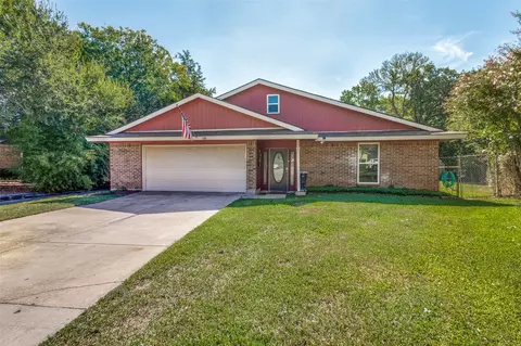 801 Salem Trl, Lewisville, TX 75067