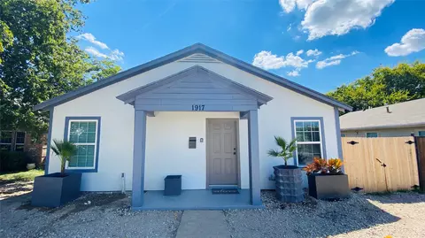 1917 Galveston St, Grand Prairie, TX 75051