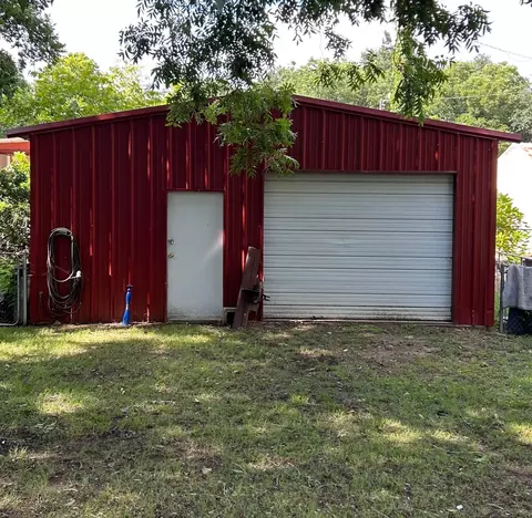 1252 W Sherman St, Paris, TX 75460