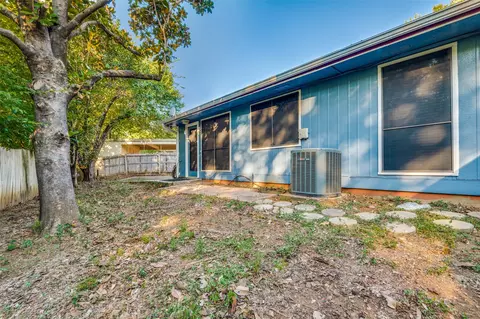 Exterior - 108 E Denton Dr, Euless, TX 76039 photo 3 of 3
