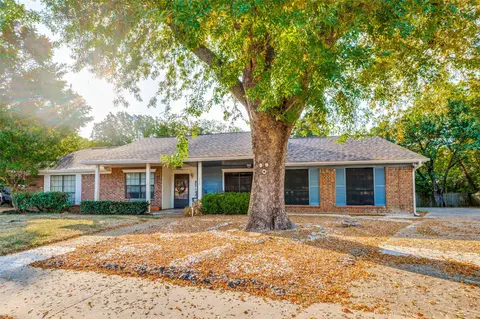 Exterior - 108 E Denton Dr, Euless, TX 76039 photo 2 of 3