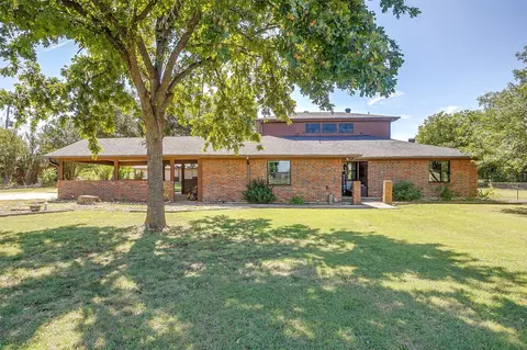 2277 Floyd Hampton Rd, Crowley, TX 76036