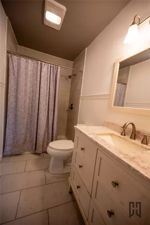 Bath - 618 Buchanan St, Minden, LA 71055 photo 1 of 2