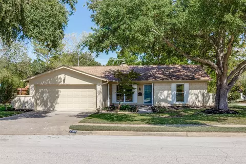 1400 Lagoona Ln, Edgecliff Village, TX 76134
