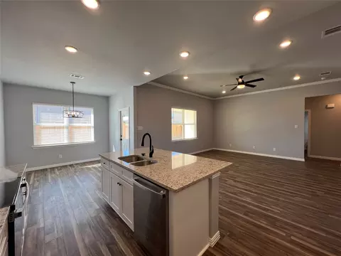 102 Levi Dr, Cleburne, TX 76031