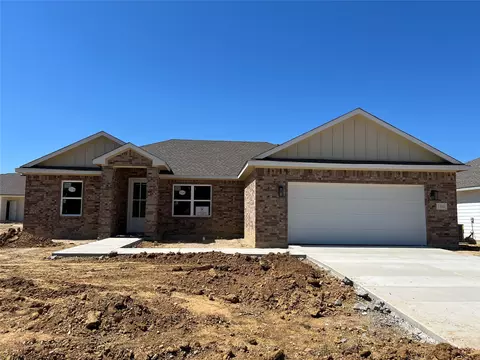 104 Levi Dr, Cleburne, TX 76031