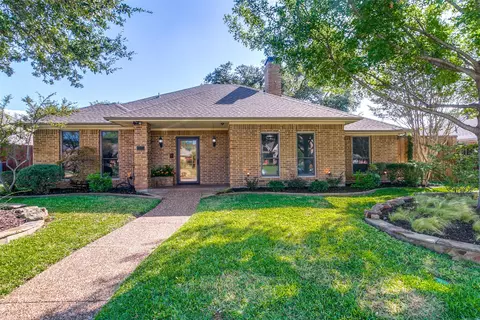 1021 Clinton St, Carrollton, TX 75007