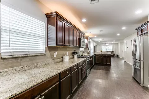 Kitchen - 810 Clebud Dr, Euless, TX 76040 photo 1 of 2