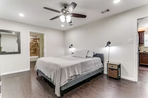 Bedroom - 810 Clebud Dr, Euless, TX 76040 photo 1 of 5