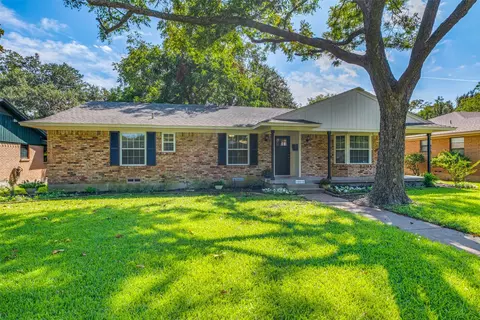 10410 Royalwood Dr, Dallas, TX 75238