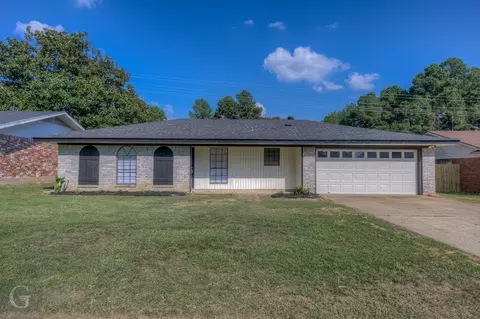 9213 Scotch Pine Dr, Shreveport, LA 71118