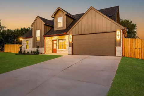 2801 Brazos River Dr, Granbury, TX 76048