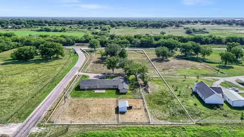 88 W Line Rd, Whitesboro, TX 76273